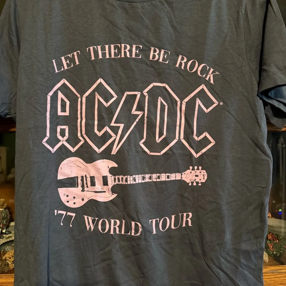 AC/DC Logo Tee - Picture 2 of 4
